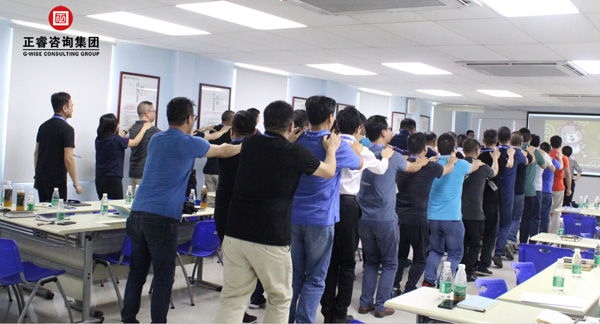 热烈祝贺德永佳（股票代码HK00321）携手金海岸商学院成功举办【企业操盘手高级研修班】系列课程