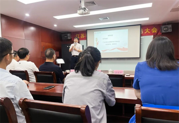广东金海岸企业管理研究院项目总监涂亚清老师致辞